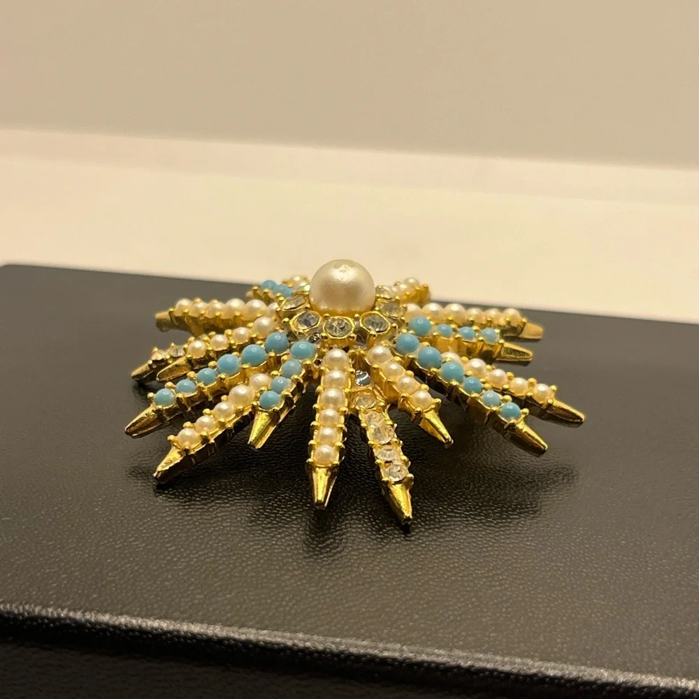 MCM starburst faux pearl turquoise rhinestone vintage brooch pin gold tone - Picture 11 of 14